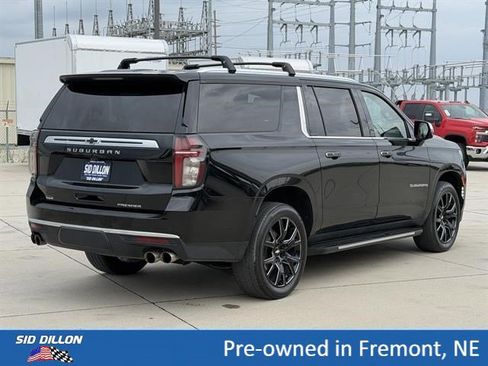 Used 2021 Chevrolet Suburban Premier w/ Premium Package AWD/4WD image 4