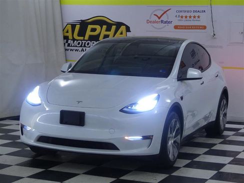 Used 2023 Tesla Model Y Long Range AWD/4WD image 3