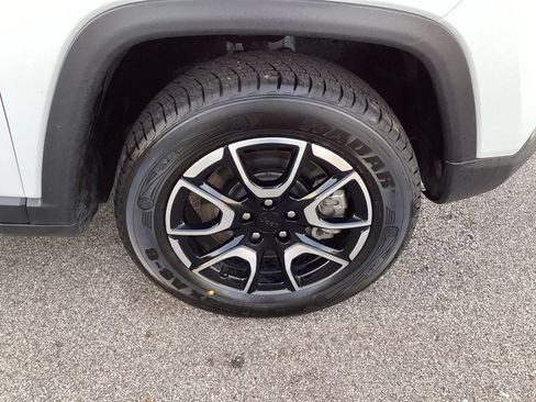 Used 2024 Jeep Compass Trailhawk AWD/4WD image 28