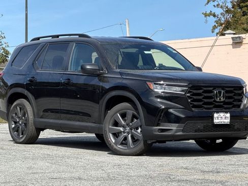 New 2025 Honda Pilot Sport image 2