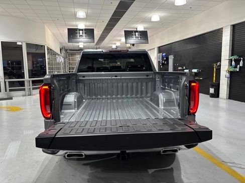 Used 2026 GMC Sierra 1500 SLT w/ SLT Premium Package AWD/4WD image 37