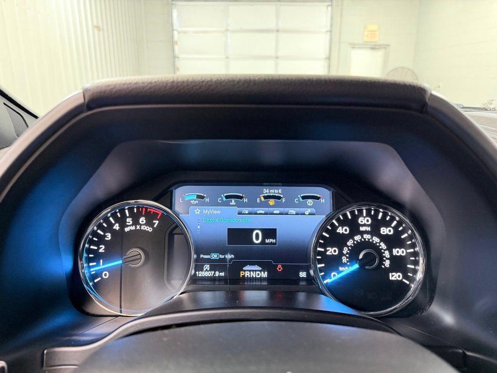 Used 2017 Ford F150 Platinum w/ Equipment Group 701A Luxury AWD/4WD image 44