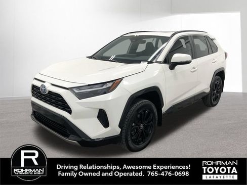 Used 2022 Toyota RAV4 SE w/ Convenience Package AWD/4WD image 2