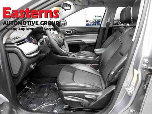 Used 2022 Jeep Compass Latitude w/ Sun and Sound Group AWD/4WD image 14