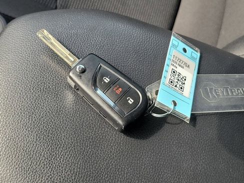 Certified 2025 Toyota RAV4 LE image 33