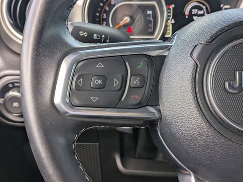 Used 2022 Jeep Wrangler Unlimited Sahara image 17