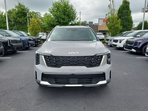 Certified 2024 Kia Sorento S FWD image 2