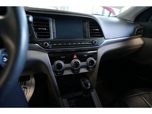 Used 2019 Hyundai Elantra SEL FWD image 19