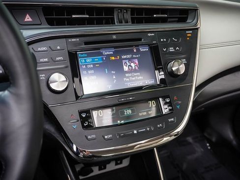 Used 2018 Toyota Avalon Limited image 17