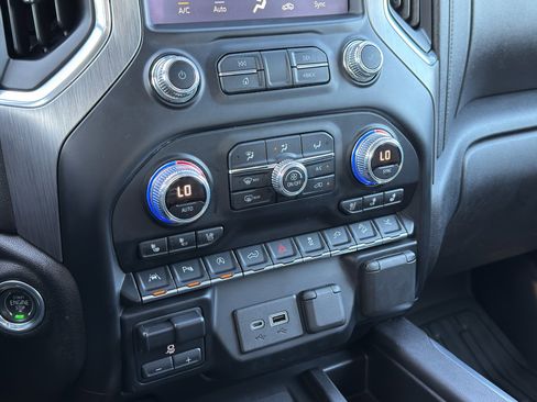 Used 2019 GMC Sierra 1500 Denali w/ Denali Ultimate Package AWD/4WD image 26