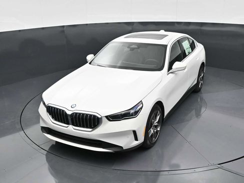 New 2026 BMW 530i w/ Convenience Package RWD image 21