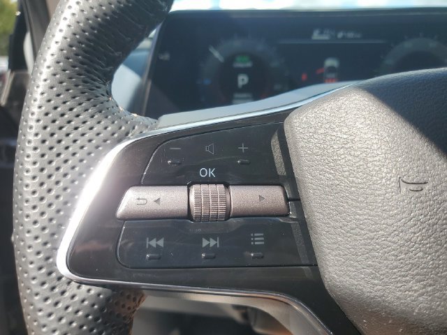 Used 2023 Nissan Ariya AWD/4WD image 16