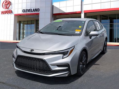 Used 2026 Toyota Corolla SE FWD image 4