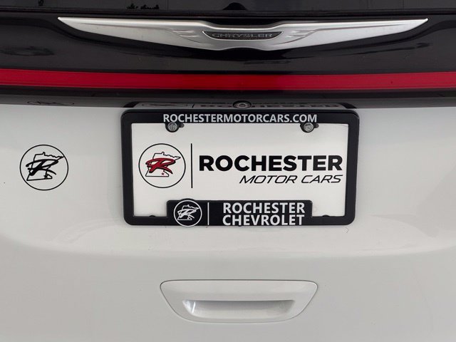 Used 2023 Chrysler Pacifica Touring-L FWD image 45