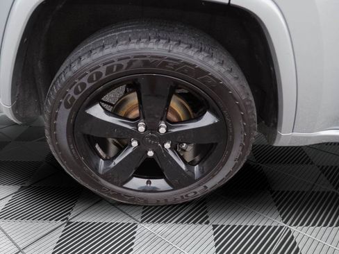 Used 2014 Jeep Grand Cherokee Altitude AWD/4WD image 36