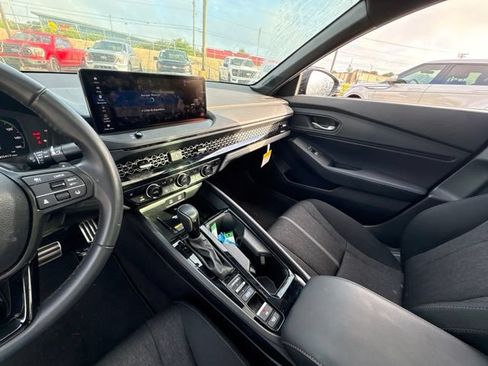 Used 2025 Honda Accord Sport image 12