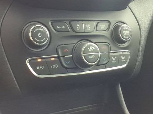 Used 2020 Jeep Cherokee Limited AWD/4WD image 26