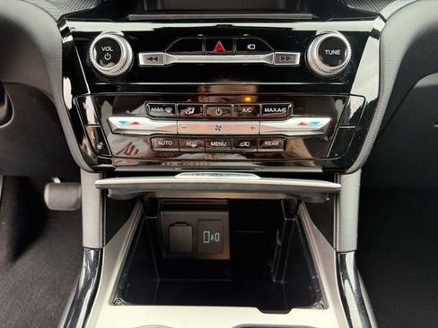 Used 2022 Ford Explorer ST-Line w/ Class IV Trailer Tow Package image 18