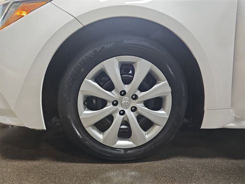 Used 2024 Toyota Corolla LE image 31