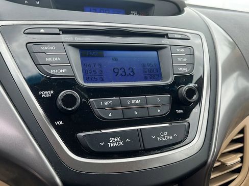 Used 2013 Hyundai Elantra GLS w/ Preferred Pkg image 14