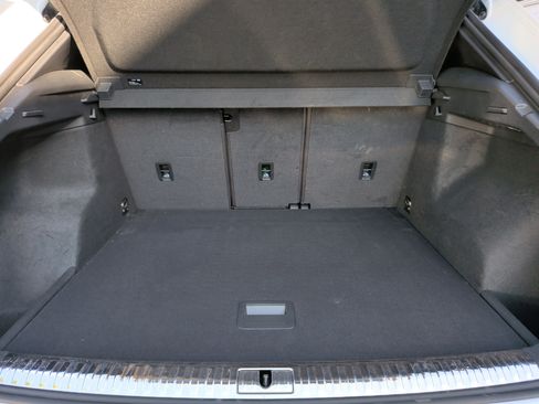 Used 2022 Audi Q3 2.0T Premium w/ Convenience Package image 38