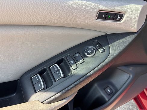 Used 2018 Honda Accord Touring image 17