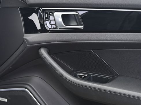 Certified 2021 Porsche Panamera 4 image 21