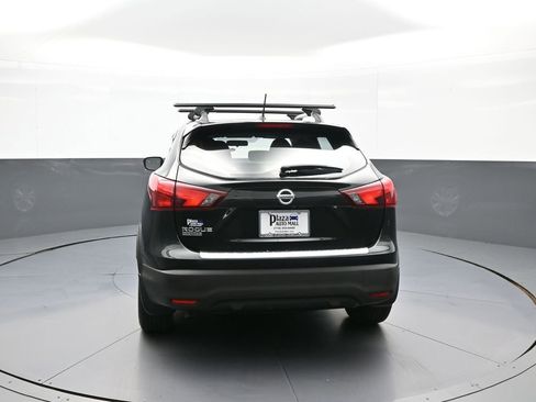 Used 2017 Nissan Rogue Sport S w/ S Appearance Package FWD image 7
