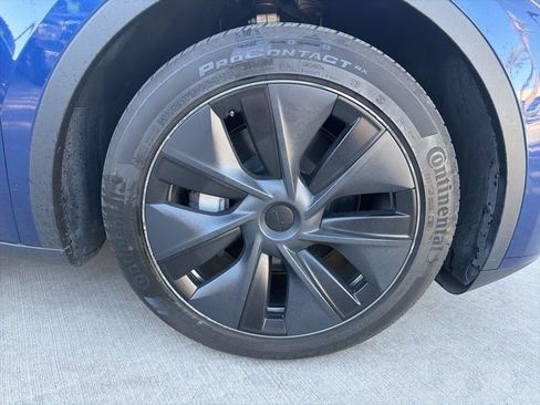 Used 2025 Tesla Model Y Long Range AWD/4WD image 4