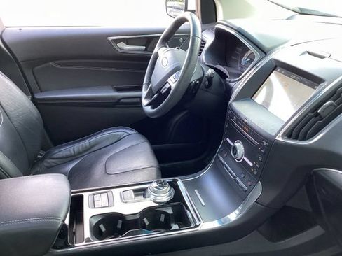 Used 2019 Ford Edge Titanium w/ Equipment Group 301A AWD/4WD image 22