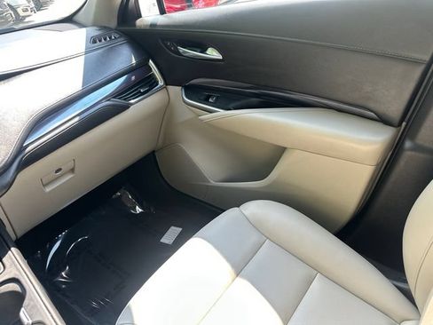 Used 2023 Cadillac XT4 Luxury w/ LPO, Onyx Lite Package AWD/4WD image 22