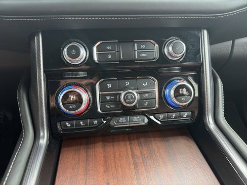 Used 2024 GMC Yukon Denali Ultimate AWD/4WD image 27