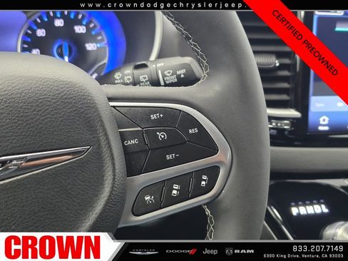 Certified 2025 Chrysler Pacifica Select image 25