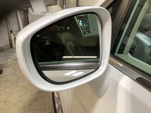 Used 2019 Chrysler Pacifica Touring-L image 22