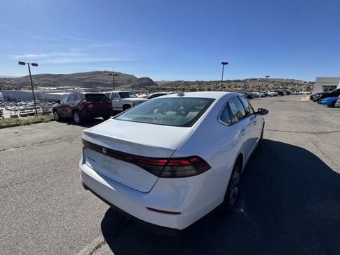 Used 2023 Honda Accord EX image 5