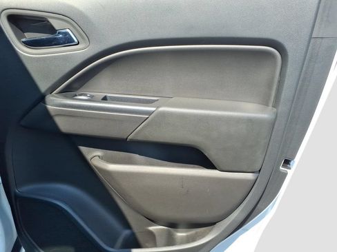 Used 2022 Chevrolet Colorado LT RWD image 11