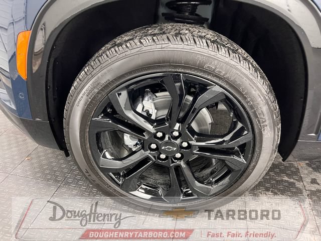 New 2027 Chevrolet Traverse RS w/ LPO, Floor Liner Package FWD image 22