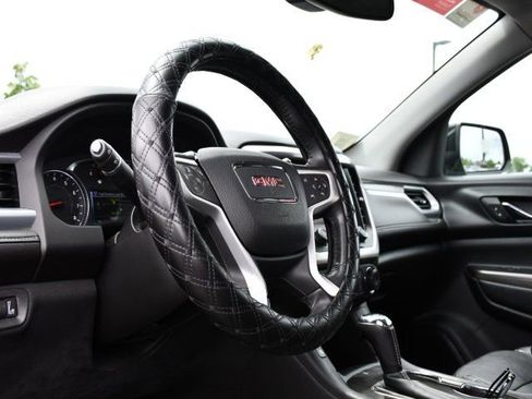 Used 2018 GMC Acadia SLT FWD image 15