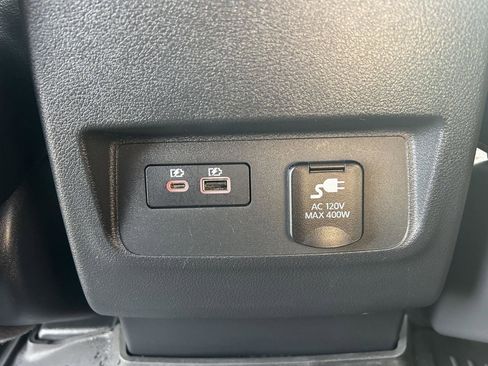 Used 2023 Nissan Frontier PRO-4X w/ Pro-4X Premium Package image 28