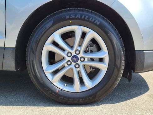 Used 2020 Ford Edge SEL image 11