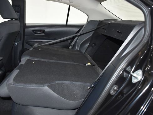 Used 2023 Toyota Corolla LE image 29