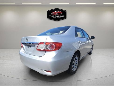 Used 2012 Toyota Corolla LE FWD image 4