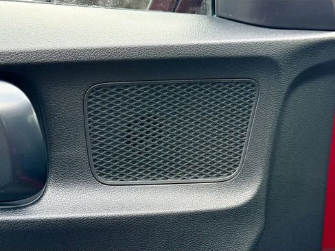 Used 2025 Hyundai Venue Limited image 20