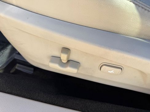 Used 2011 Subaru Outback 2.5i Limited w/ PWR Moonroof Pkg image 14