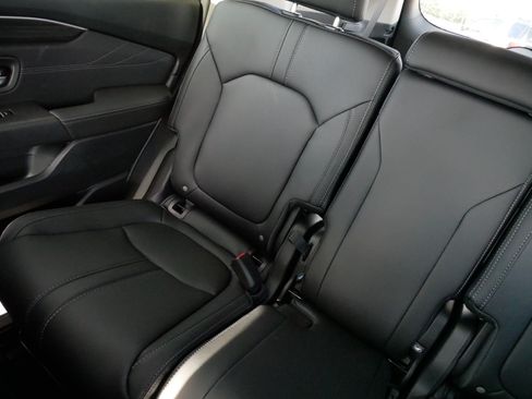 Certified 2026 Honda Pilot Touring image 13