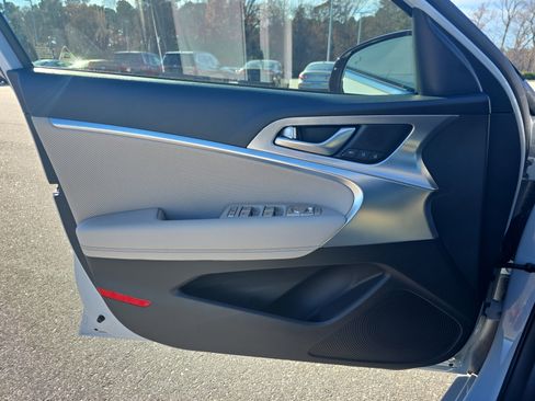 Used 2023 Genesis G70 3.3T image 24