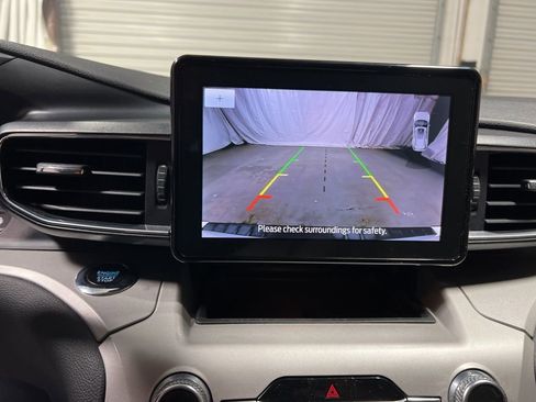 Used 2024 Ford Explorer XLT w/ Equipment Group 202A image 33