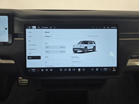 Used 2024 Rivian R1S Adventure AWD/4WD image 29