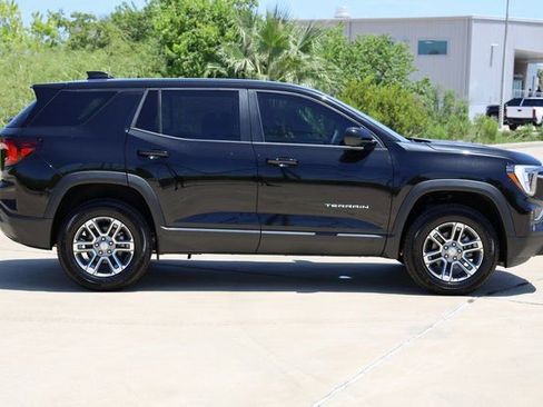 New 2026 GMC Terrain Elevation w/ LPO, Floor Liner Package FWD image 4