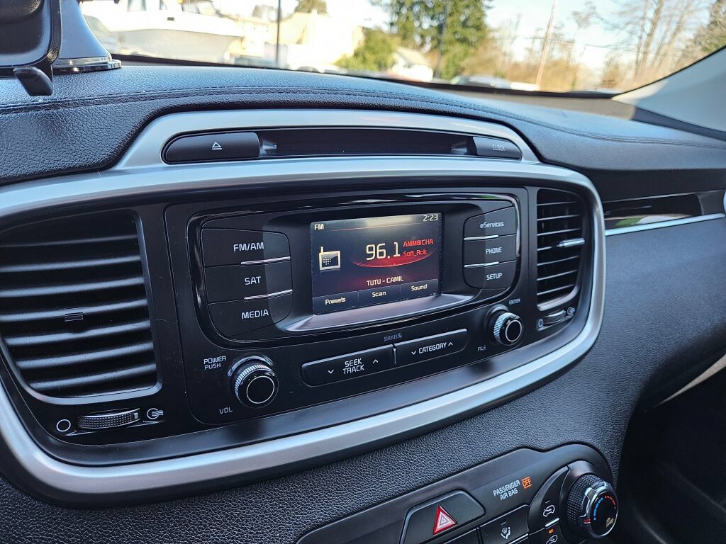 Used 2016 Kia Sorento FWD image 30